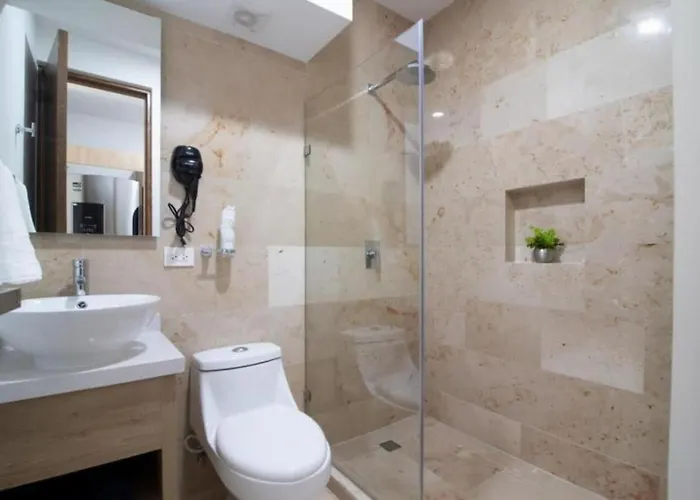 Oceanview Infinity Pool, Steps To 5th Ave & Apartamento Playa del Carmen