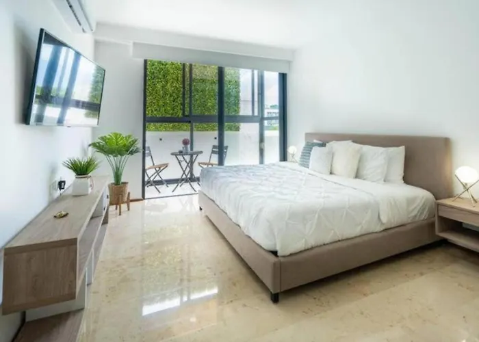 Oceanview Infinity Pool, Steps To 5th Ave &